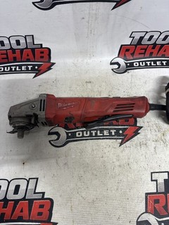#630 Milwaukee 6141 31 4 1/2" Grinder For parts or repair ONLY!