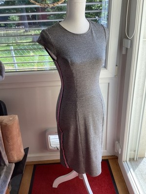 MAVI figurbetontes, enges Kleid mit seitlichem Streifen Größe XS bzw. 34