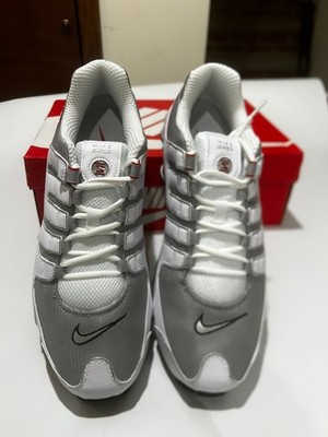 Nike Shox NZ Shoes White Sport Red Cool Gray 378341-104  display picture 3