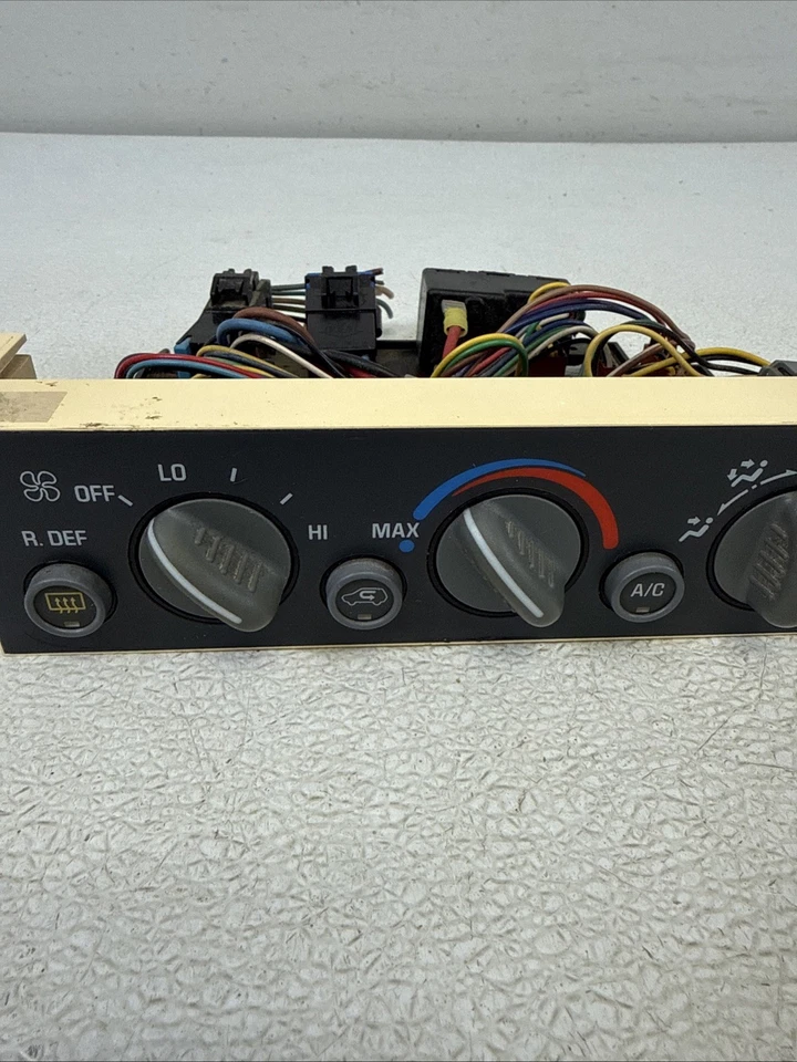 1995 ONLY Chevrolet Silverado Sierra Tahoe Suburban A/C Climate Control OEM Read - Image 3 of 4