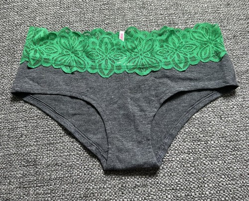 2016 PINK Victoria’s Secret “Shake Tour Shamrock” Extra Low Rise Hipster Panty - Picture 3 of 7