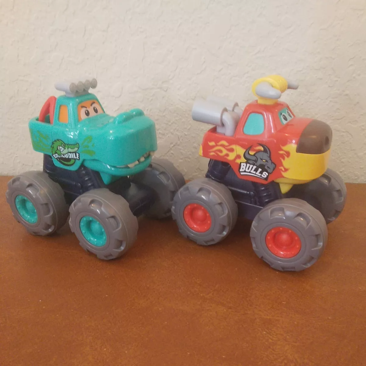 Friction Monster Trucks 2-Pack Set