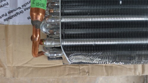 PORSCHE 911 1984 - 86 & 1987 to 89 EVAPORATOR PART NO 91157392901 NEEDS REPAIR - Picture 2 of 11