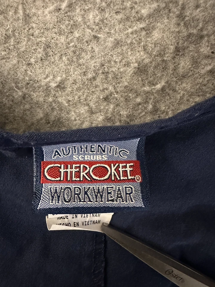 Cherokee Workwear Scrub Top 2XL XXL Blue V Neck Short Sleeve - Image 2 of 4