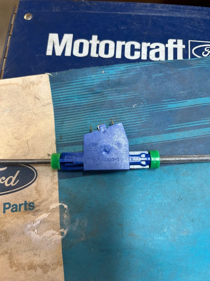 NUEVO DE LOTE FORD GRANADA MONARCH D6DZ-14028-C CONJUNTO DE INTERRUPTOR DE CERRADURA DE PUERTA HECHO EN EE. UU. 1976 Foto 4 de 4