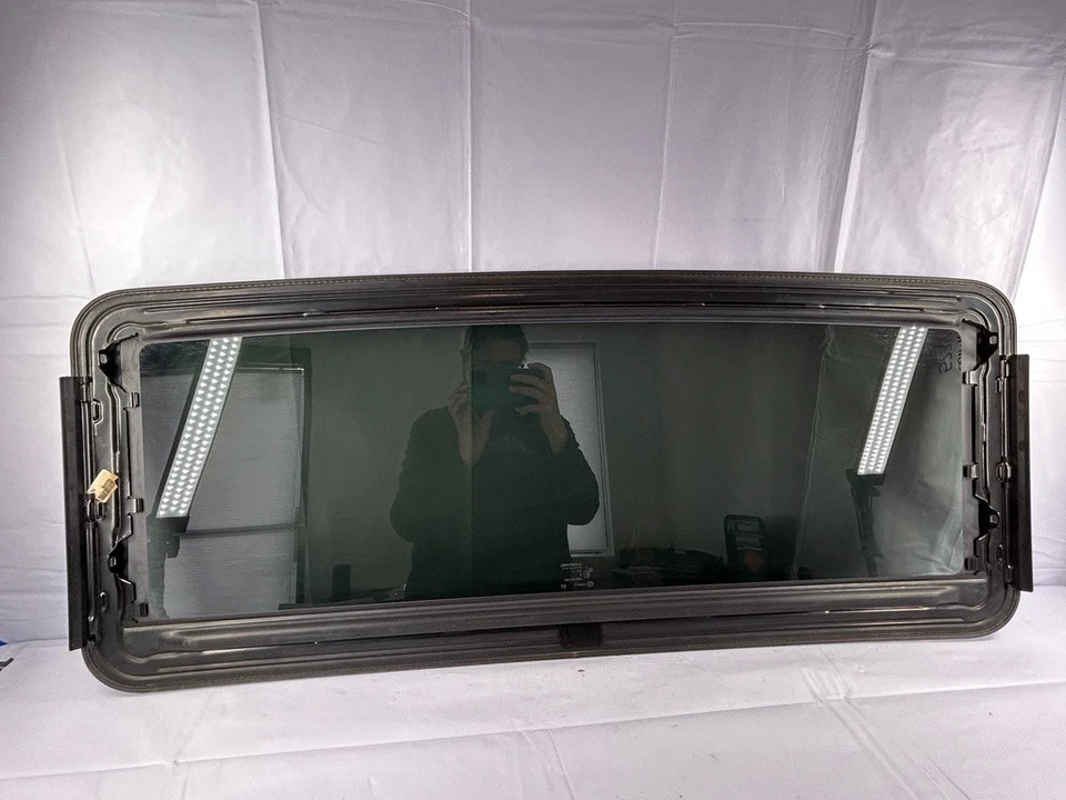 Jeep Commander 2006-10 techo corredizo delantero panel de vidrio montaje de ventana Mopar Foto 2 de 4