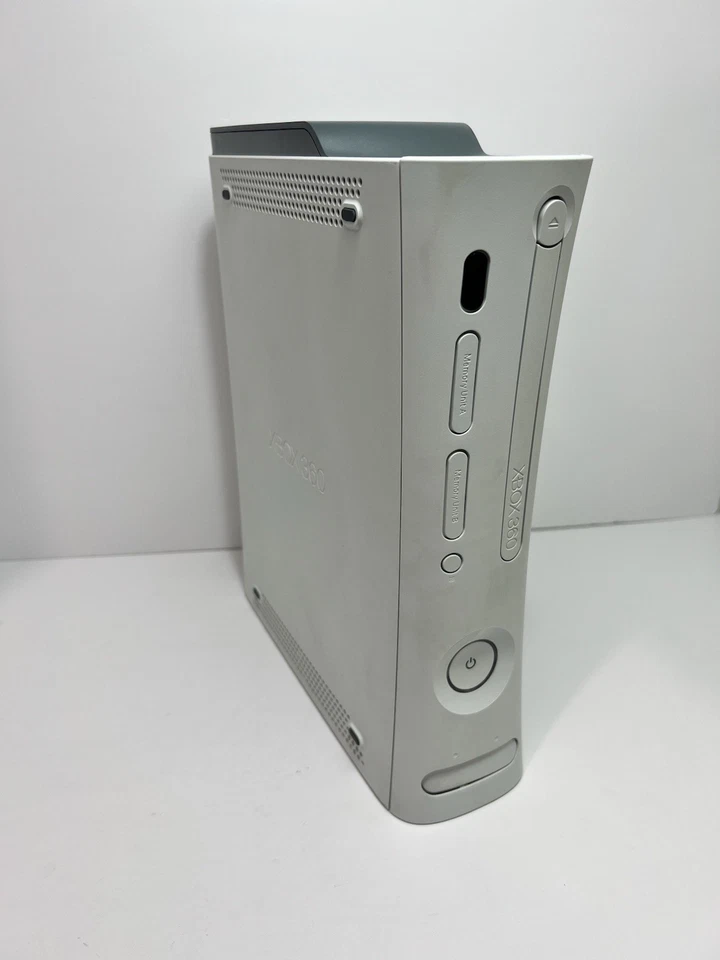 Original Xbox 360 Arcade 60GB White Console Bundle - Image 2 of 4