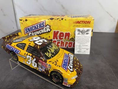 2001 Ken Schrader M&M Snickers Cruncher Bar 1/24 Autographed