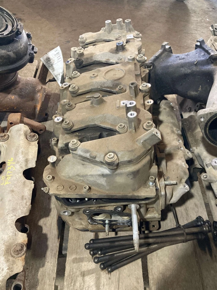Used Engine Cylinder Head fits: 2016 Chevrolet Silverado 2500 pickup 6.6 Grade B Foto 2 de 4