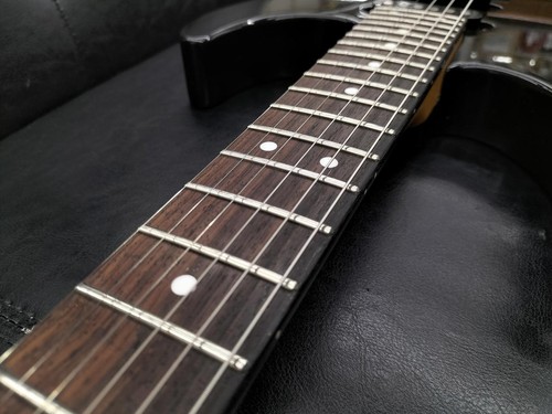 GROVER JACKSON DK-C.U.45 Usado Cuerpo de Álamo Cuello de Arce Diapasón de Palisandro Negro - Imagen 8 de 9