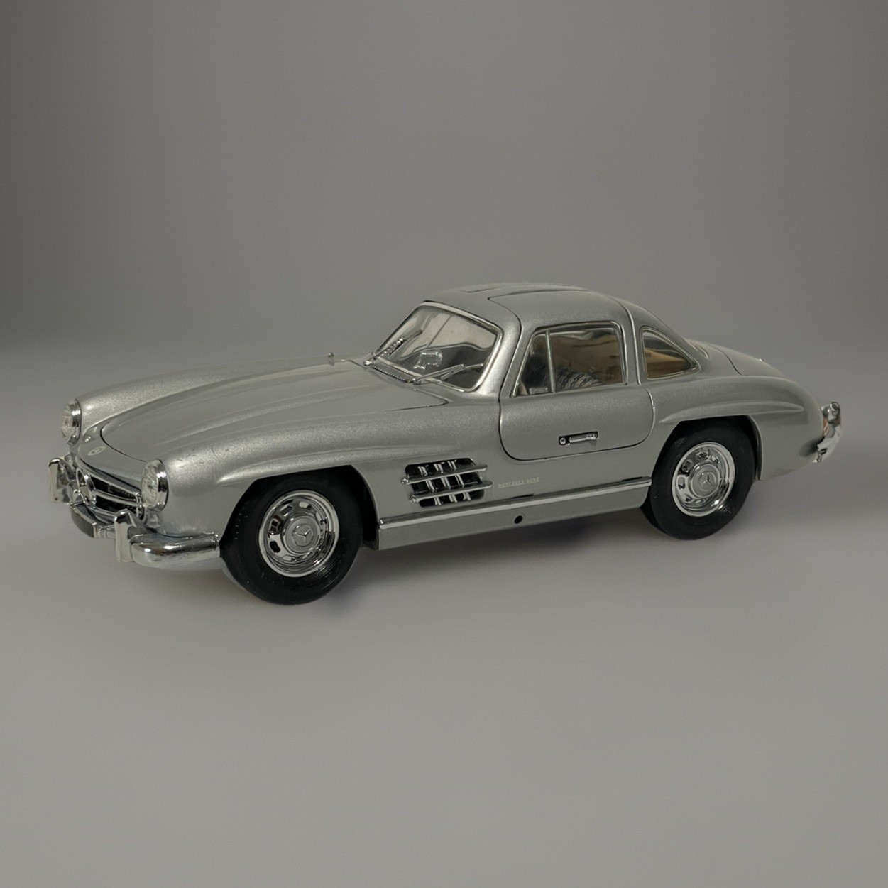 1954 Mercedes-Benz 300SL- Gull Wing-Franklin Mint 1:24 Diecast Model Car New