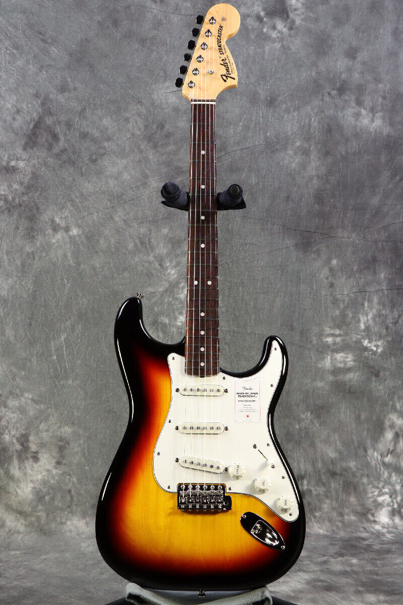 Fender Made in Japan Traditional Late 60s Stratocaster 3-Color Sunburst  885978483570