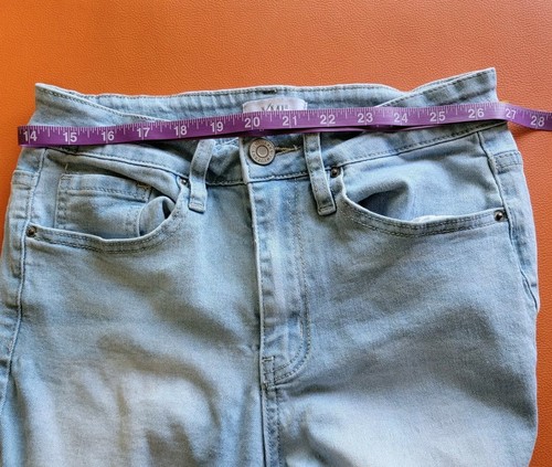 YMI Girls Jeans Size 8 : Blue Color : Flared Jeans : One button Closure :. - Picture 4 of 5