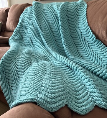 NEW Hand knit Blanket Aruba Sea zig zag Ripple Afghan 58  X 66  throw