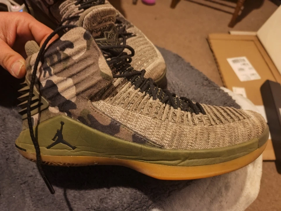 Talla 9.5 - Jordan 32 Día de los Veteranos Foto 2 de 4