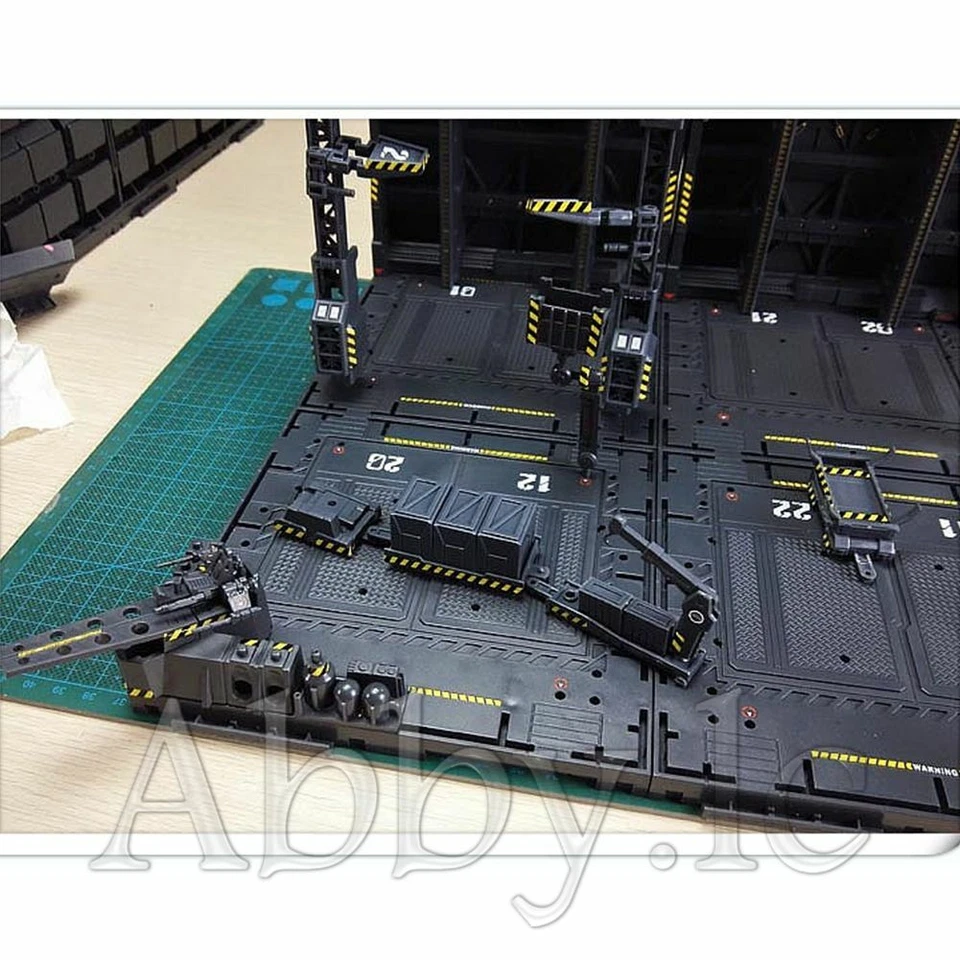 4x MECHANICAL CHAIN ACTION BASE Machine Nest for RE MG 1/100 Model Figure+Decals - Image 4 of 4