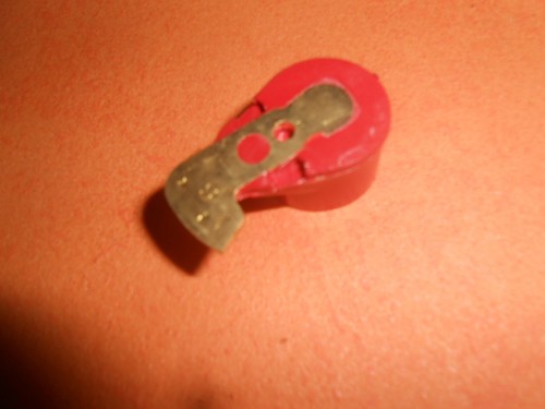 TRIUMPH VITESSE 1600, 2000 (1962-71) NEW IGNITION ROTOR ARM -47560 - Picture 2 of 4