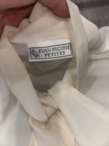 Size S Pet ivory blouse, collared w/ attached tie by Evan Picone. Excellent cond - Picture 4 of 4