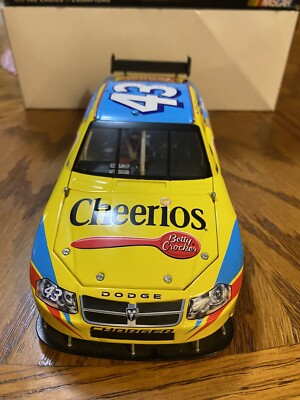 2007 Bobby Labonte #43 Cheerios Dodge Charger 1:24 NASCAR Diecast