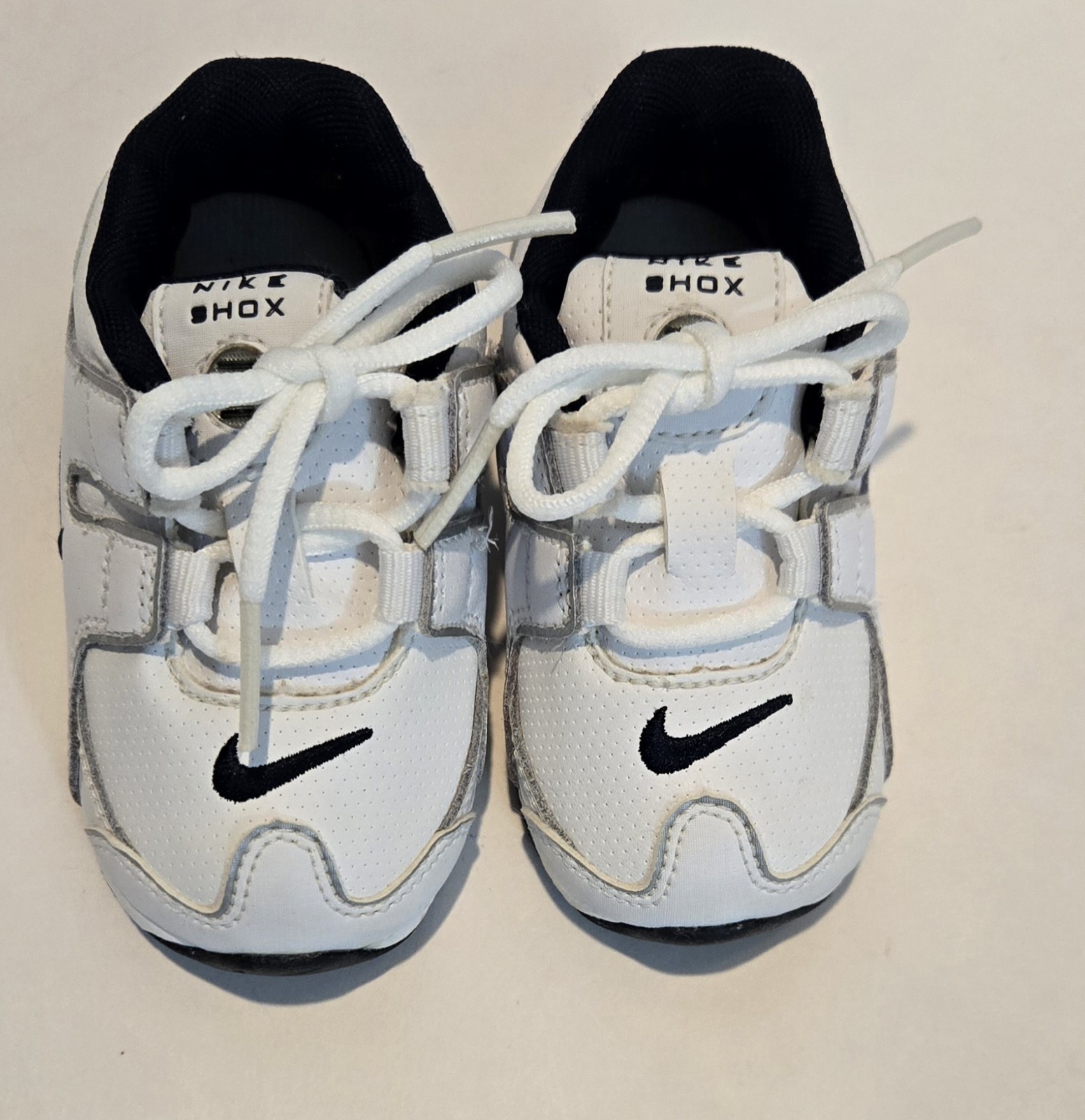 Us Size 4c  White And Black