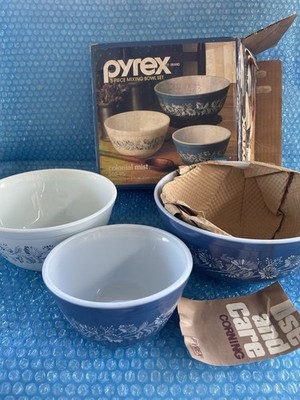 PYREX Colonial Mist 300-95 3-piece Mixing Bowl Set - 401 402 403