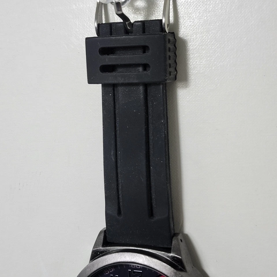 Angry Birds "Red" Watch Large Face & Black Rubber Strap Rovio *Needs Battery - Image 4 of 4