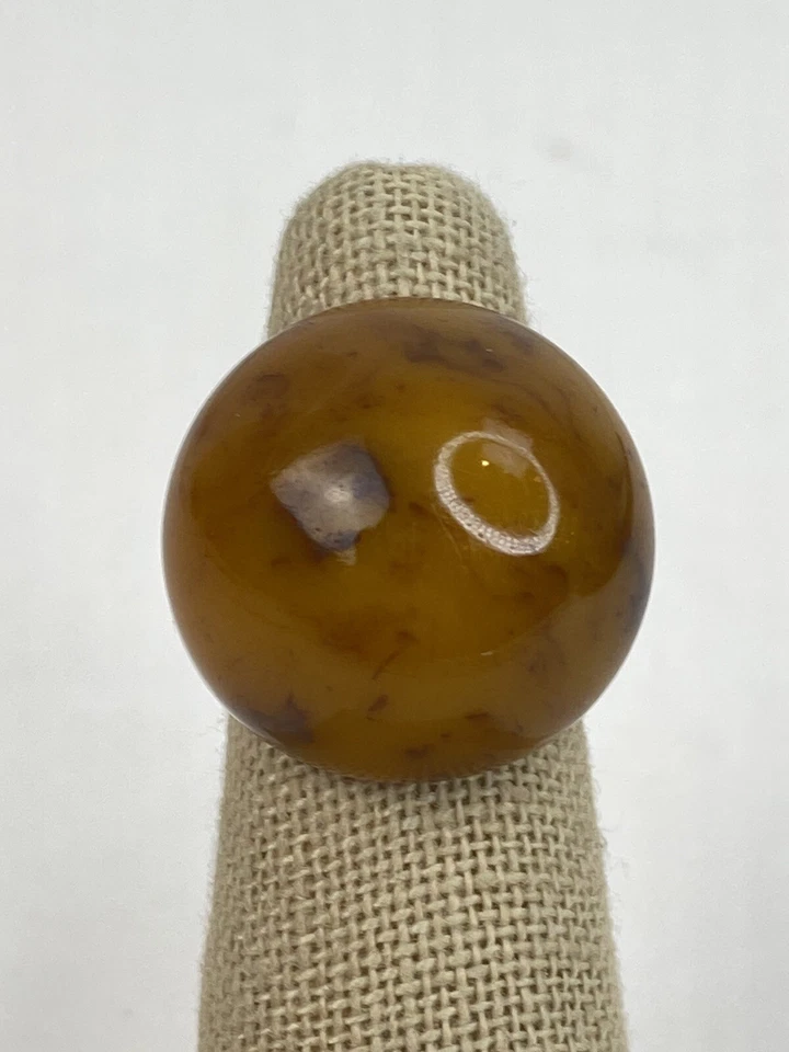 Vtg Faux Amber Ring Lucite? Plastic Bauble Statement Size 4.5 - Image 4 of 4