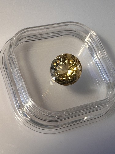 3.85ct Centuple Champagne Natural Gemstone. - Picture 20 of 24