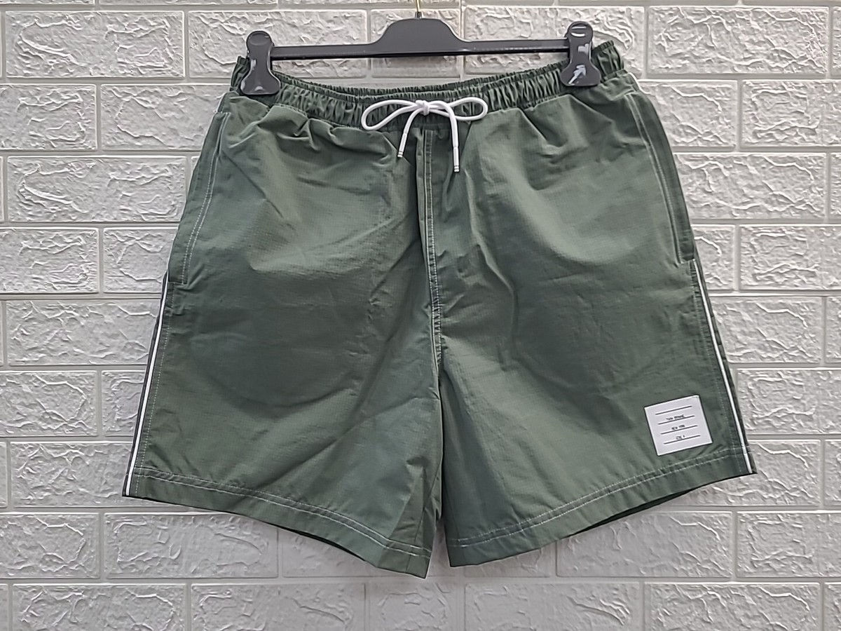 Tシャツ・カットソー THOM BROWNE SPORTY RIPSTOP BERMUDA SHORTS WITH JERSEY LINING New Thom Browne Ripstop Topstitch Track Shorts Dark Green
