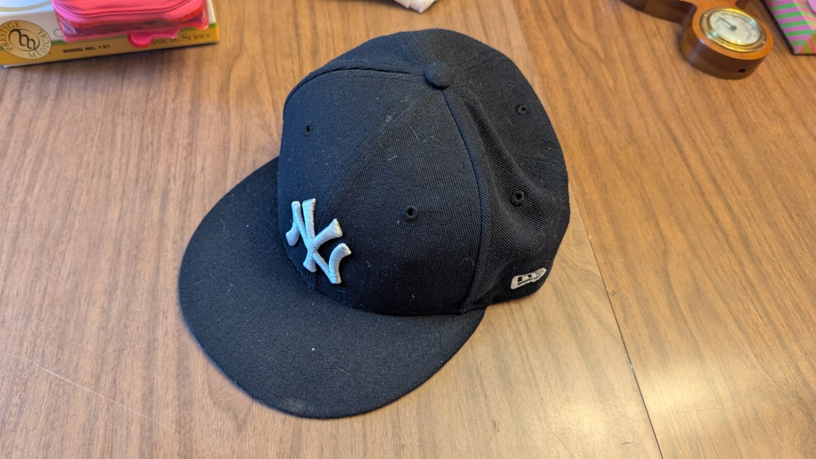 NEW YORK YANKEES Black Cap Hat 7 1/8 F59FIFTY