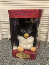 Furby Special Limited Edition 1999, Graduation Model 70-886