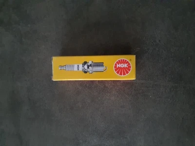 BOUGIE ALLUMAGE NGK B8ES - Photo 1/3