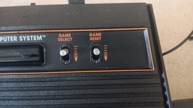 ATARI CX-2600 ( 2 Joysticks, Plug In)