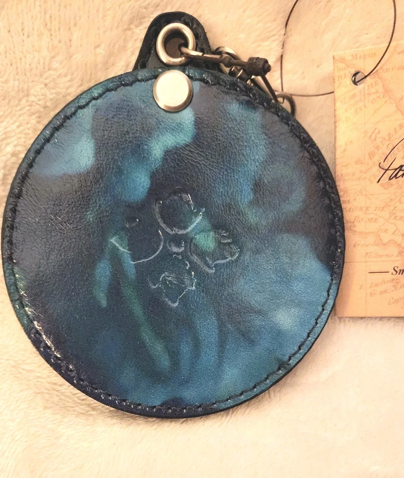 Llavero Patricia Nash Liscia espejo marino azul profundo nuevo con etiquetas precio de venta sugerido por el fabricante 29,99 USD Foto 2 de 4