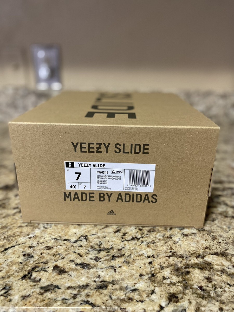 Yeezy Slides, dessert sand with box s-l400.jpg main image 2