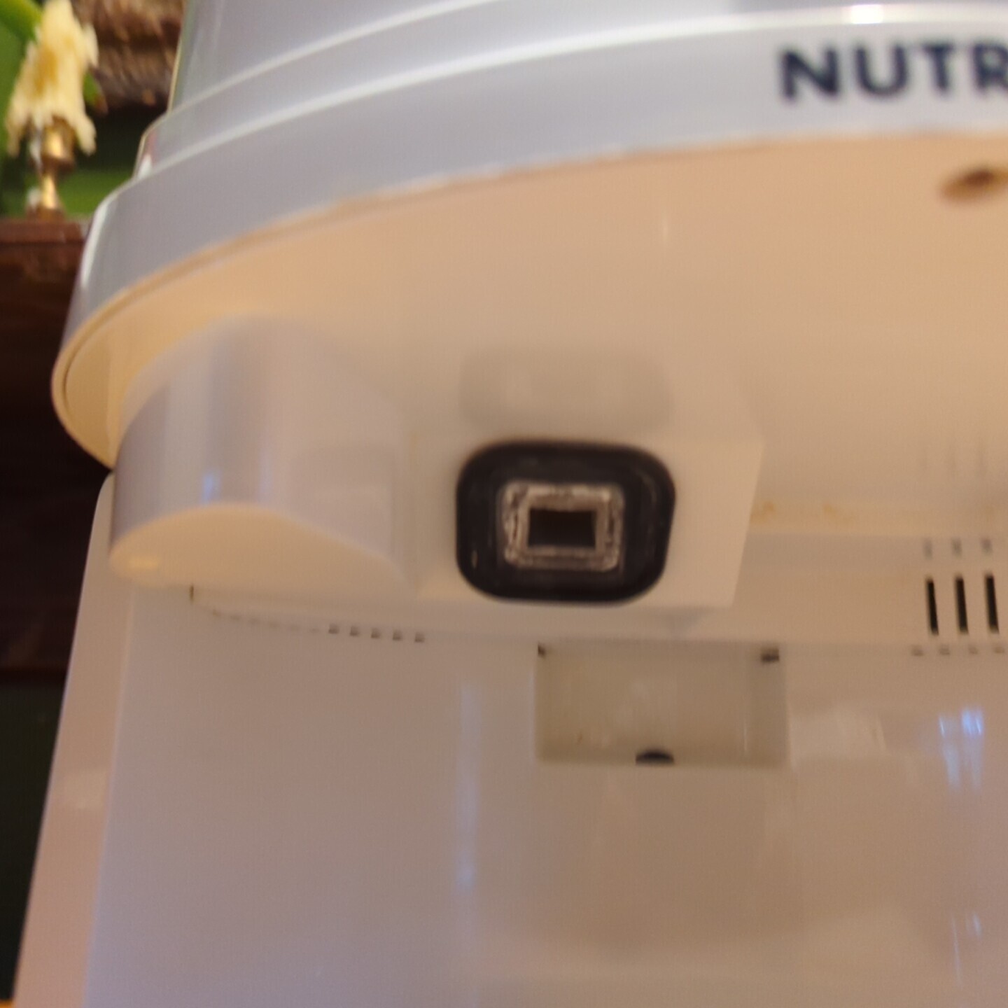 L'Equip Nutrimill Model Grain Mill Electric Flour Grinder eBay