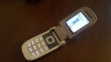 CELLULARE NOKIA 2760 FUNZIONANTE CON CARICABATTERIA 