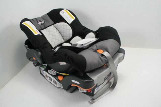 Chicco 04061472510070 KeyFit 30 Infant Car Seat Orion 5 Point Harness