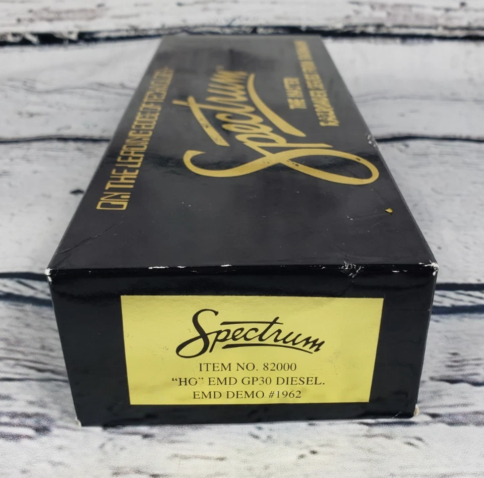 Bachmann Spectrum #82000 HO EMD GP-30 Diesel EMD Demo #1962 - Image 3 of 3
