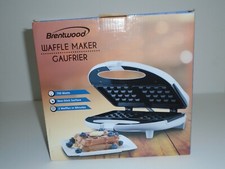 Brentwood Nonstick Surface Waffle Maker Gaufrier White TS-242