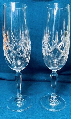 2 Kristall Sektflöten hervorragender Zustand 175 ml 20,5 cm hoch Geschenk Feier 