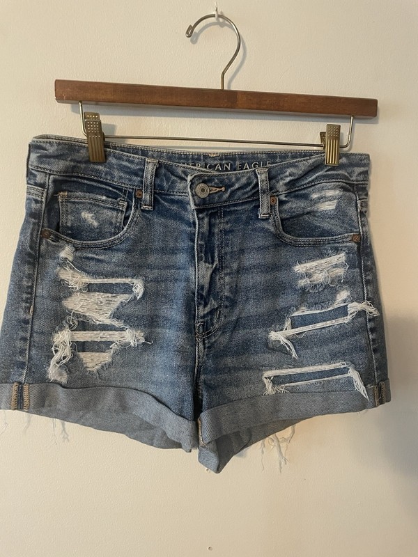 American Eagle Shorts Womens Size 8 Mom Short Super High Rise Distressed Denim