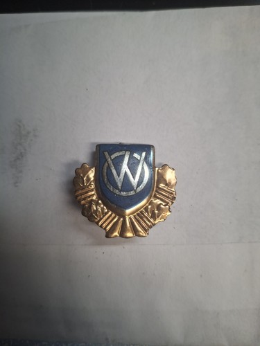 WILLYS OVERLAND MOTOR CAR USA LOGO 60's Tin Pinback