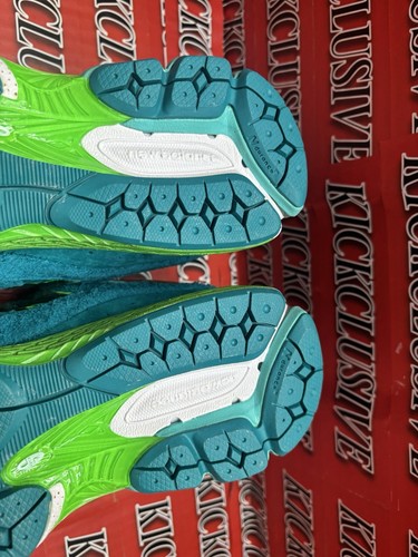 Size 8.5 - New Balance Salehe Bembury x 2002R Water Be The Guide(EUR) 42 - Picture 4 of 6