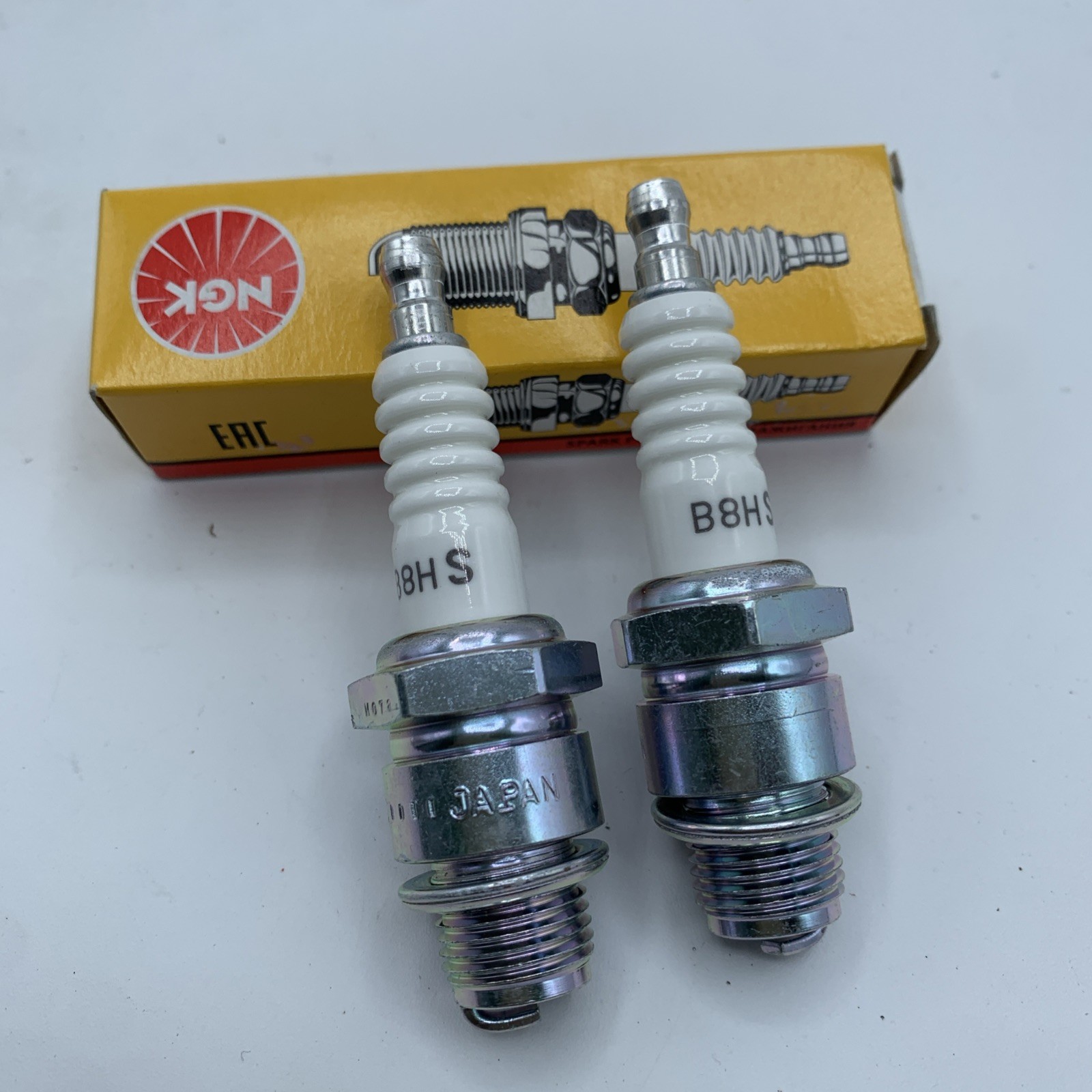 NGK 5510 B8HS Set 2 Spark Plugs Original Bsp Short Vespa Lambretta Motorcycle
