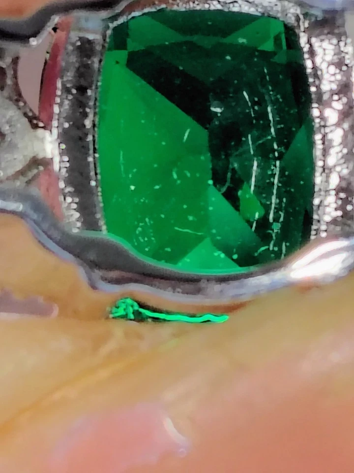 Anillo de cóctel verde esmeralda corte cojín llamativo detalles marquesa talla 7 plateado Foto 4 de 4