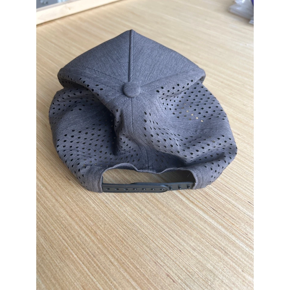 Sombrero de hockey Penn Station gris parche malla correa cremallera Blackhawk Foto 3 de 4