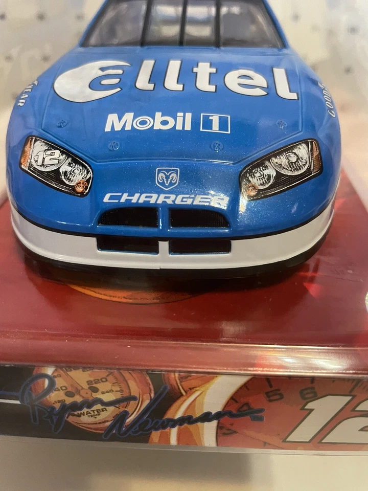 Winner’s Circle 1:24 Ryan Newman Die Cast Sport & Touring Cars 2007 39.00 - Imagem 2 de 3