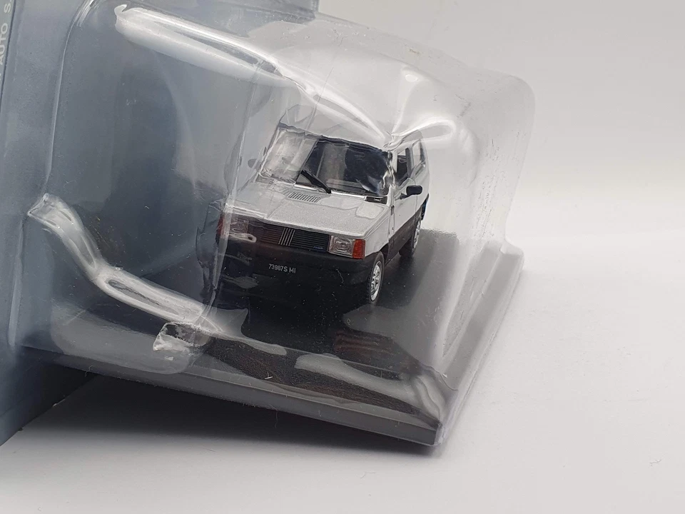 Fiat Panda 4x4 1983 Norev 1/43 Argento - Immagine 2 di 3