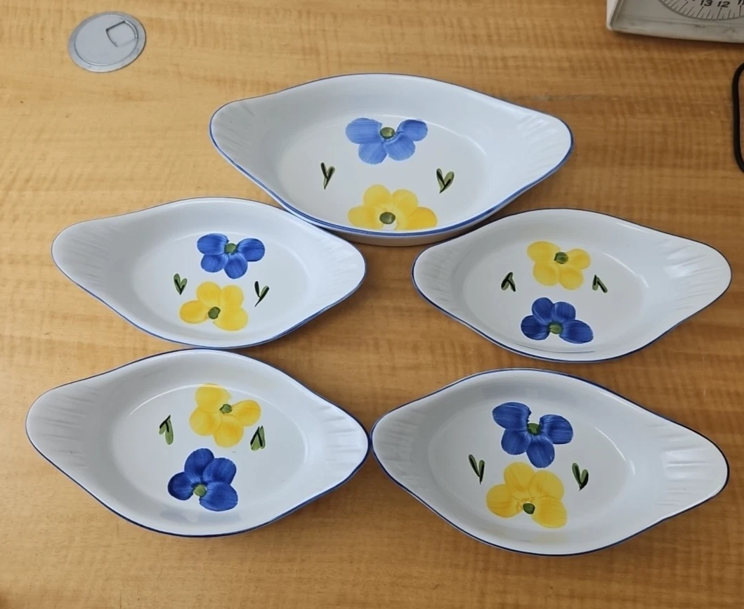 Set of 5 MAXAM hand painted Daisy Bakeware Portugal 4 Small #150 + 1 Large #149